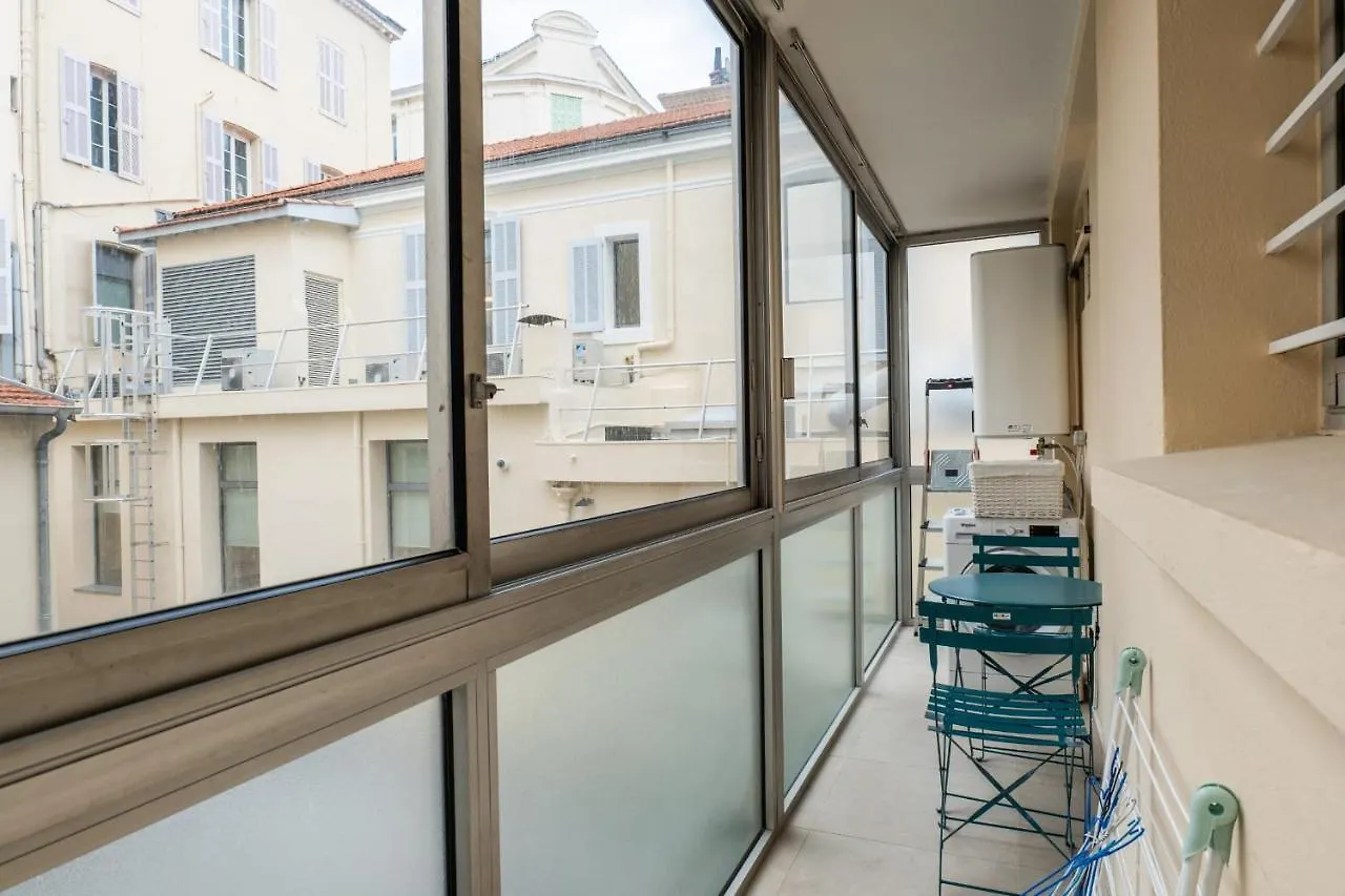 3-Br Apartment Steps From Palais Des Festivals Cannes