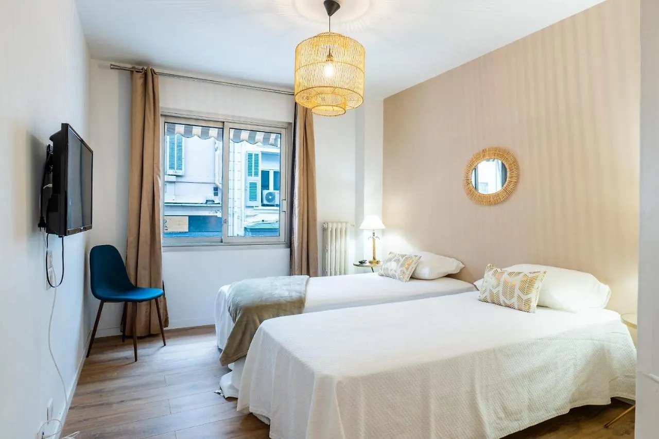 3-Br Apartment Steps From Palais Des Festivals Cannes Francia