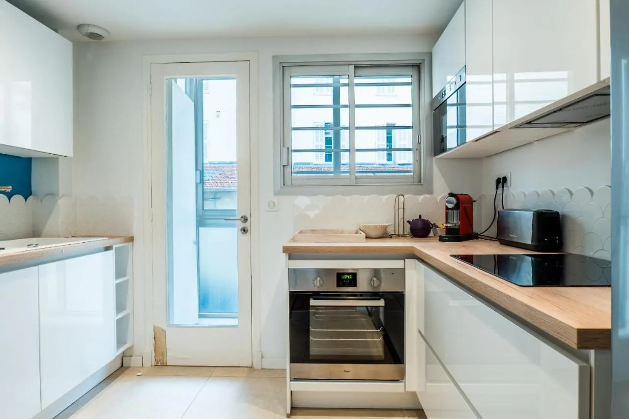 3-Br Apartment Steps From Palais Des Festivals Cannes
