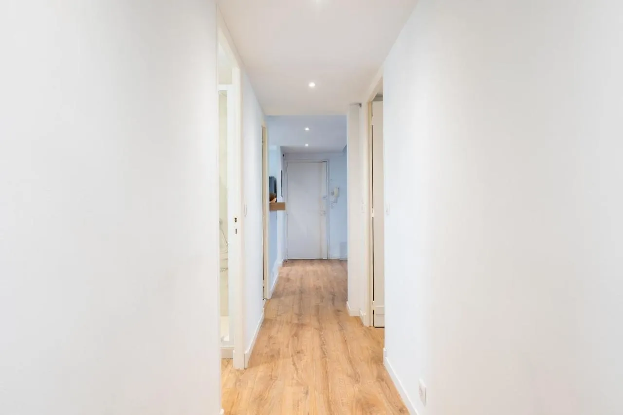 3-Br Apartment Steps From Palais Des Festivals Cannes