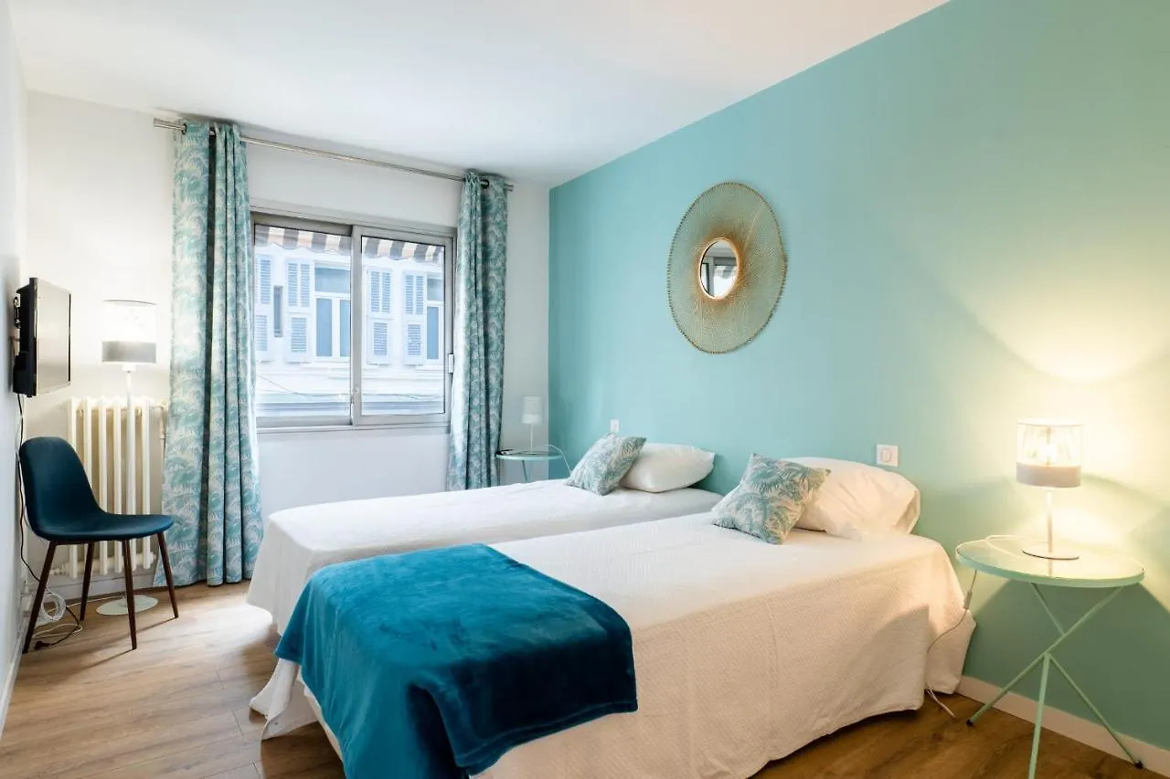 3-Br Apartment Steps From Palais Des Festivals Cannes 0*,  France