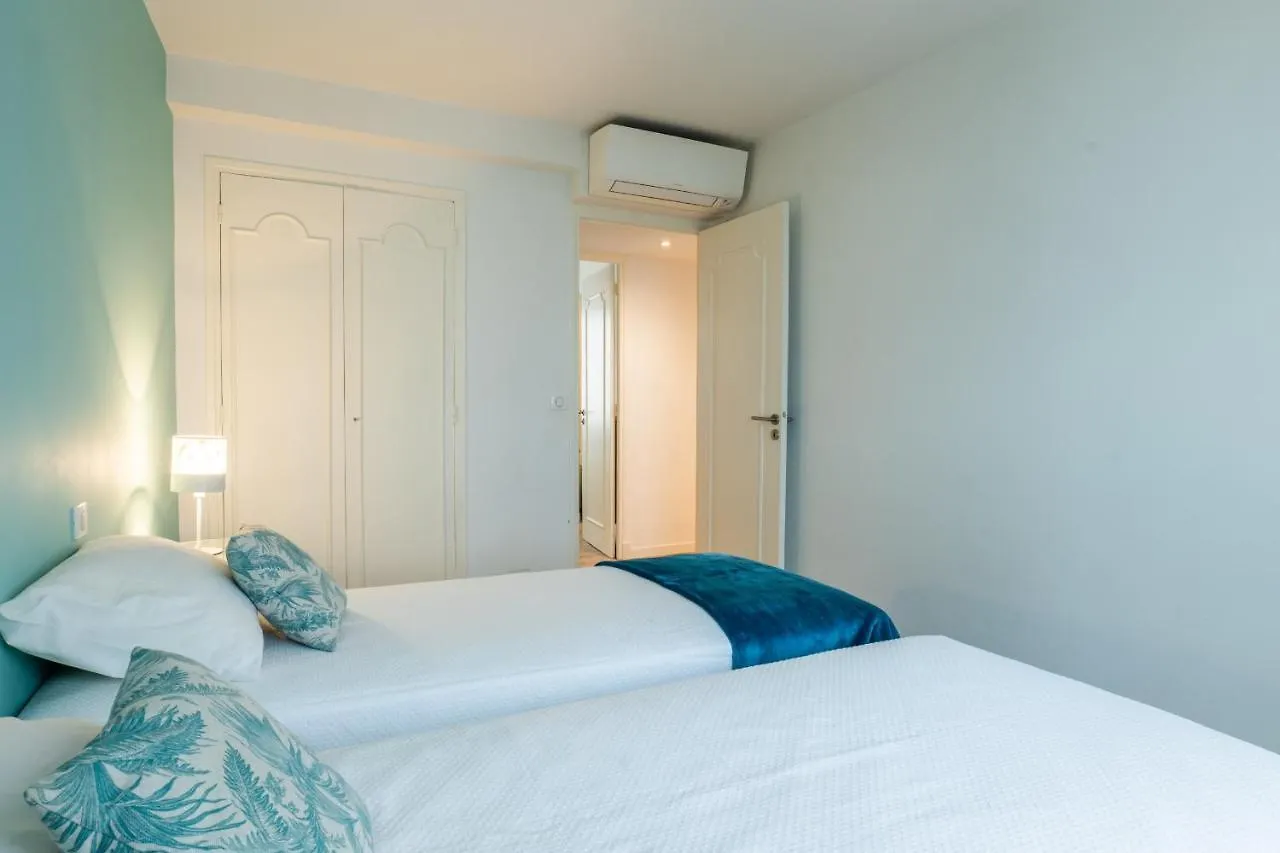 3-Br Apartment Steps From Palais Des Festivals Cannes France