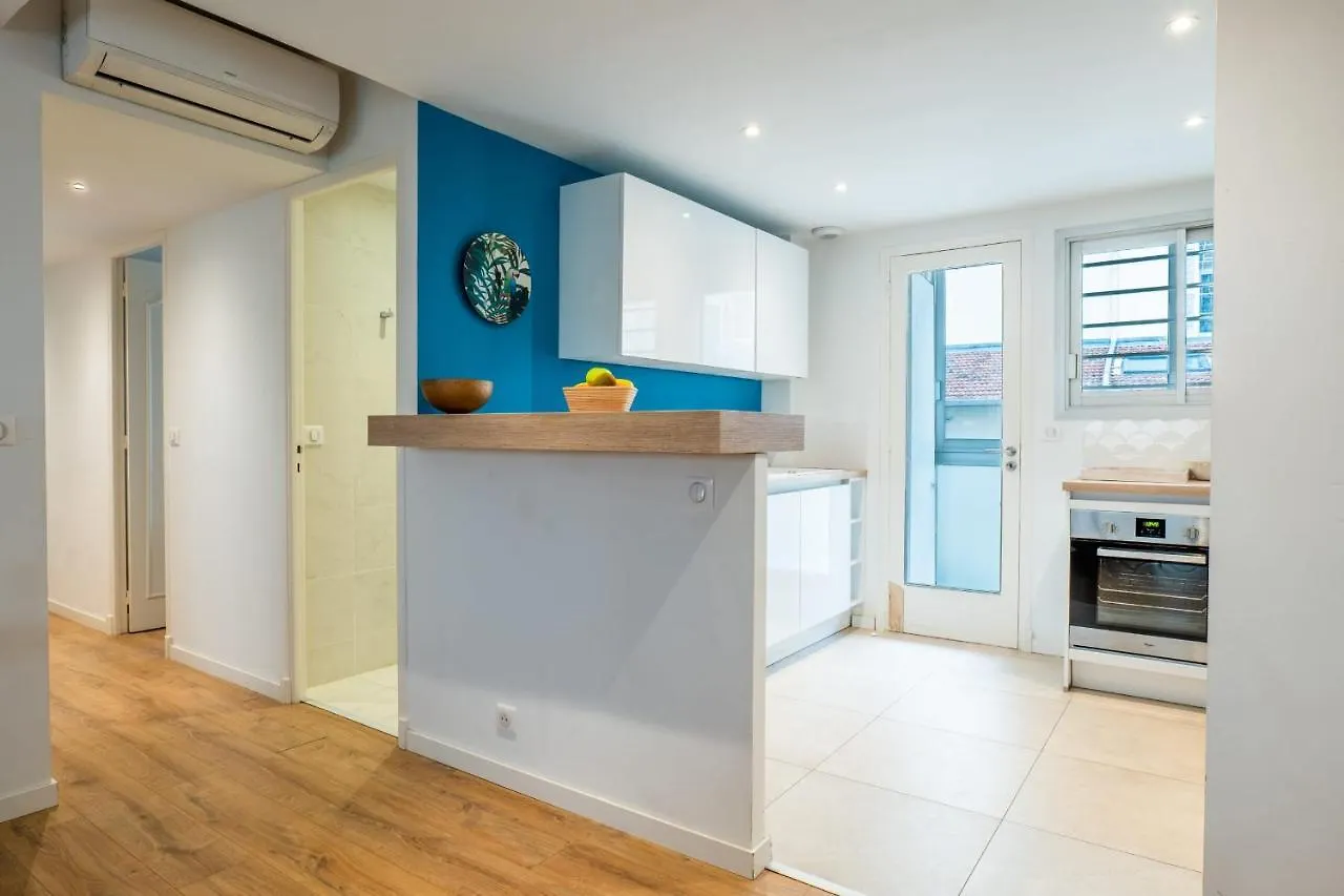 3-Br Apartment Steps From Palais Des Festivals Cannes France